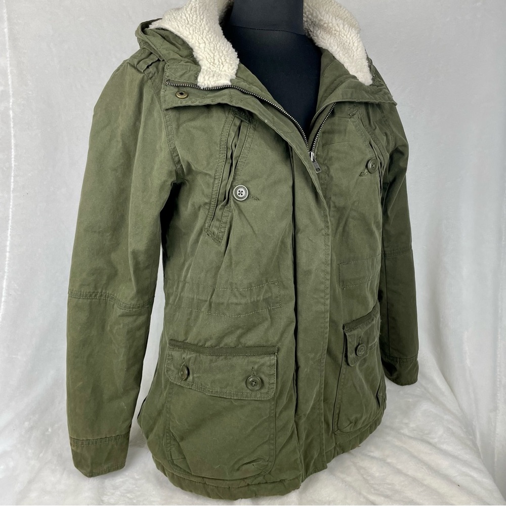 AE American Eagle Winter Coat Jacket Women’s Size Medium M Army Green Hooded